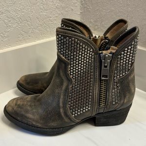 New Circle G Booties size 6.5